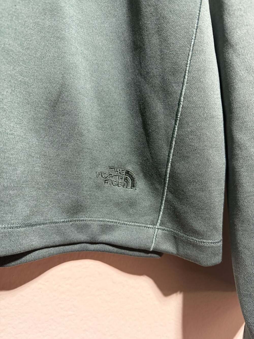The North Face Women's XL Mock Neck Pullover Sweatshirt Green - Picture 2 of 4